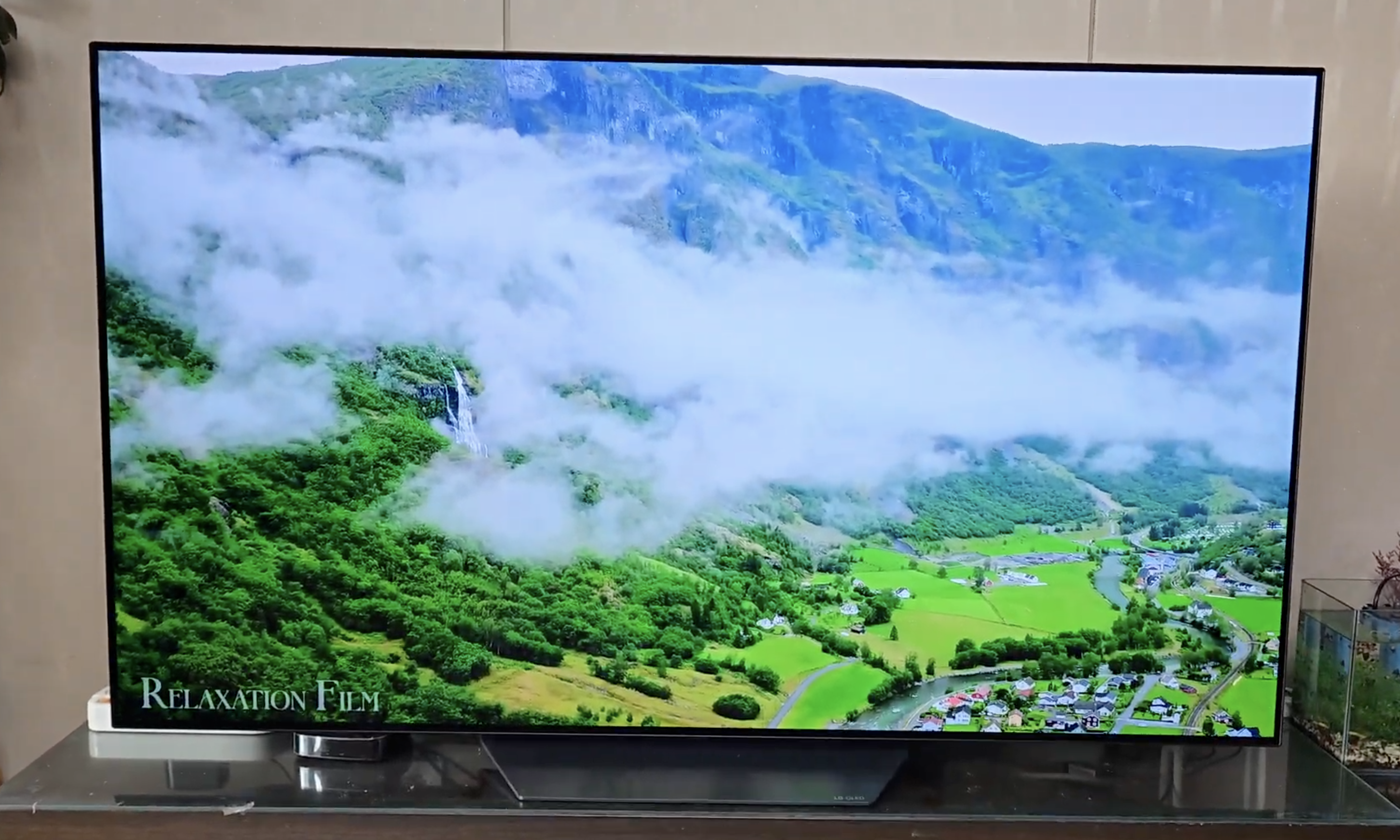 LG OLED TV 패널 교체 후 정상 동작하는 화면